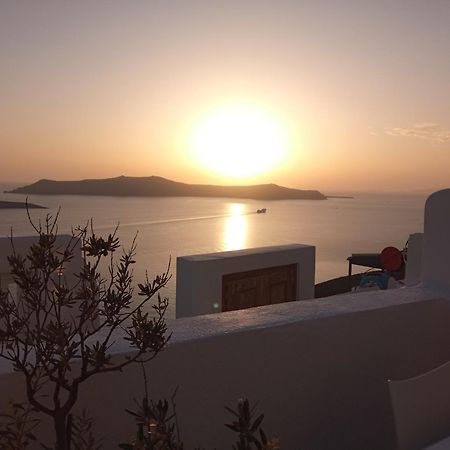 Akron Cliff Suite Fira  Extérieur photo
