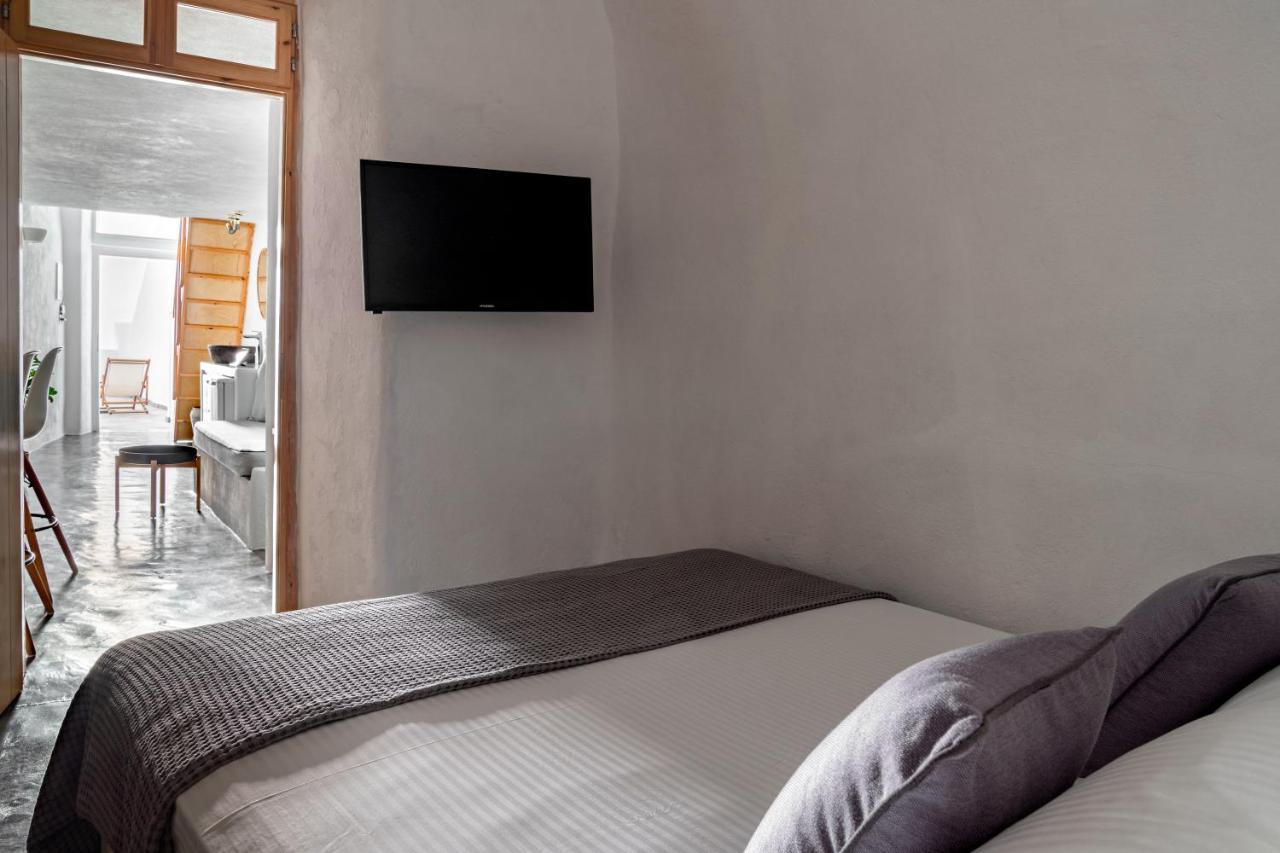 Akron Cliff Suite Fira  Extérieur photo