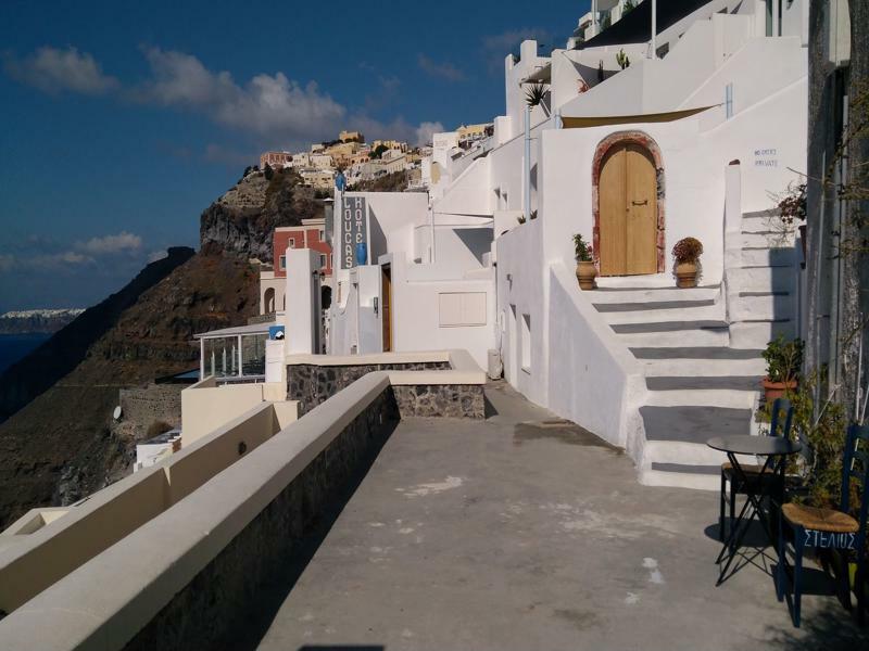 Akron Cliff Suite Fira  Extérieur photo