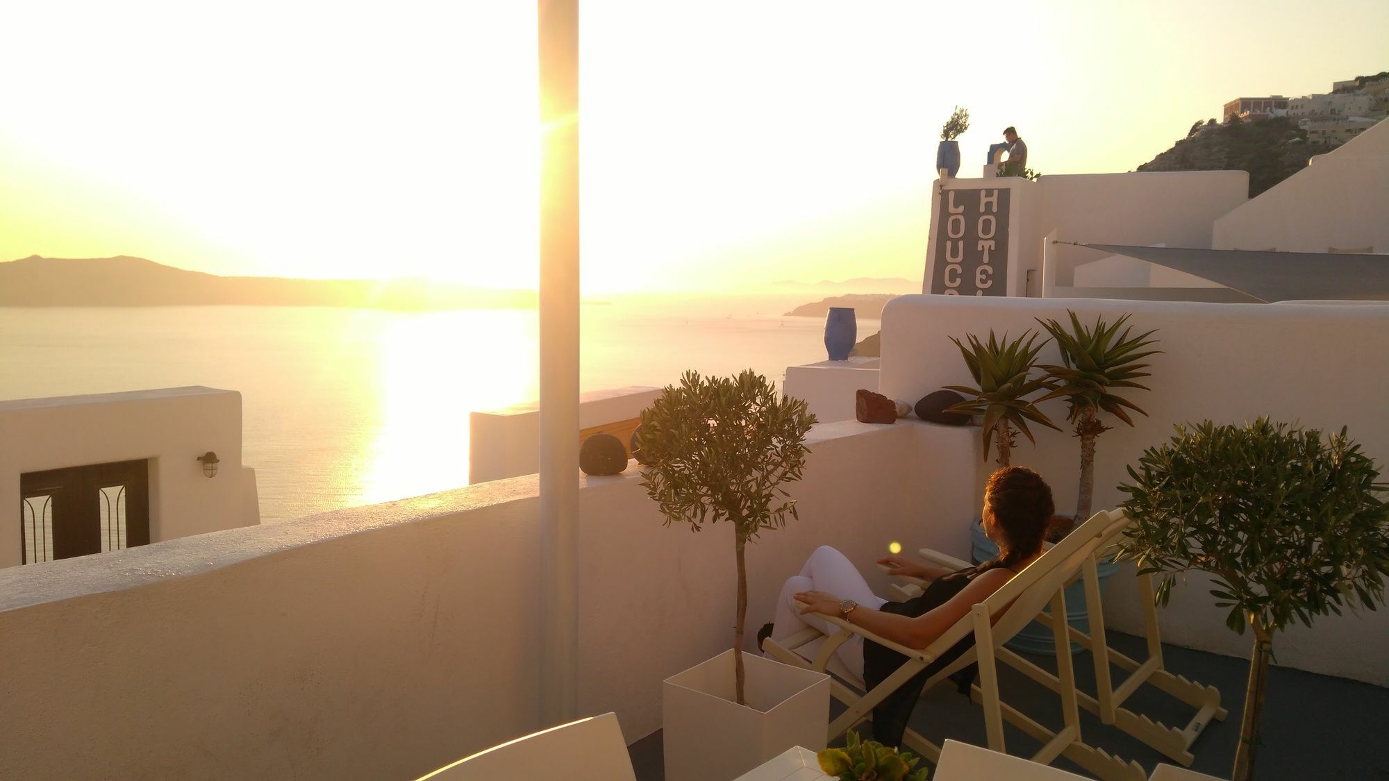 Akron Cliff Suite Fira  Extérieur photo
