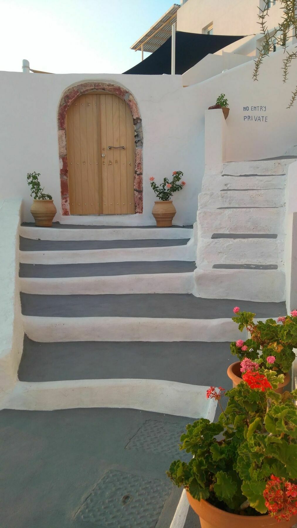 Akron Cliff Suite Fira  Extérieur photo